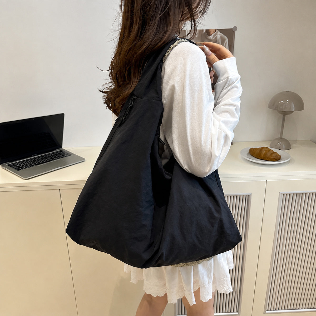 Oversized Slouchy Tote Bag – Spacious, Stylish & Made for Everyday Life